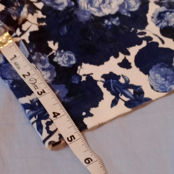 The Limited Blue White Floral Shorts Size 4 Stretch Cotton Summer - Picture 8 of 12